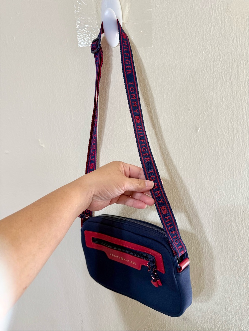 Tommy Hilfiger Navy Crossbody - Picture 2 of 5
